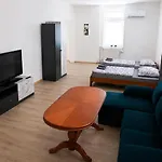Prazska 公寓 *